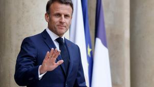 Macron constate « de nets progrès dans le rétablissement de l’ordre ».