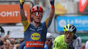 Il n’avait plus roulé depuis Paris-Roubaix. Mads Pedersen s’est imposé dès sa première course de reprise lors de l’étape inaugurale du Critérium du Dauphiné.