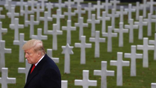 11 novembre
: le président américain Donald Trump au cimetière américain de Suresnes (France).
