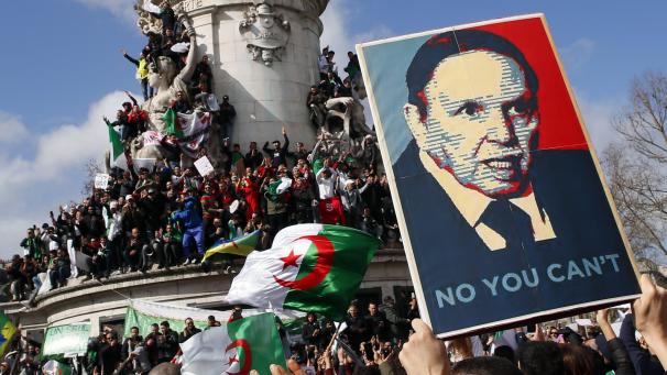 Bouteflika ne se présente finalement pas aux élections algériennes. Le peuple, descendu en masse dans les rues du pays, a eu raison de lui.