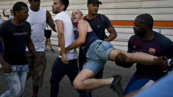 La police cubaine a embarqué un activiste de la cause homosexuelle lors d’une marche non-autorisée à La Havane.