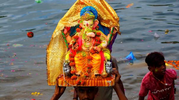 Les festivités en l’honneur de Ganesh ont commencé en Inde et durent dix jours.