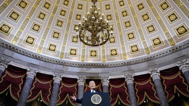 Le président Joe Biden délivre un discours lors du premier anniversaire de l’assaut du Capitole à Washington, aux États-Unis.