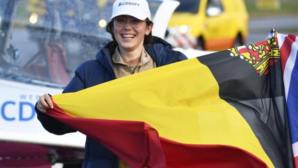 La pilote belgo-britannique, Zara Rutherford vient de conclure seule son tour du monde en avion sportif. Un nouveau record décroché par la jeune pilote de 19 ans.