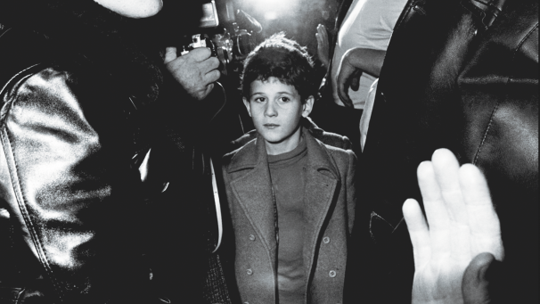 Christophe Mérieux, 9 ans, est ramené à ses parents le 12 décembre 1975 à Lyon, après avoir été retrouvé errant dans une rue de la ville.