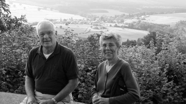 Christian et Jeanne de Marcken, près de Cheneux, lors d’un de leurs nombreux séjours en Belgique.