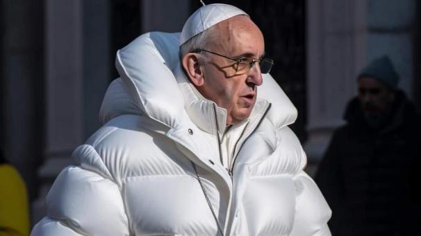 Une photo générée par une intelligence artificielle montrant le pape en doudoune a fait le tour de la toile.