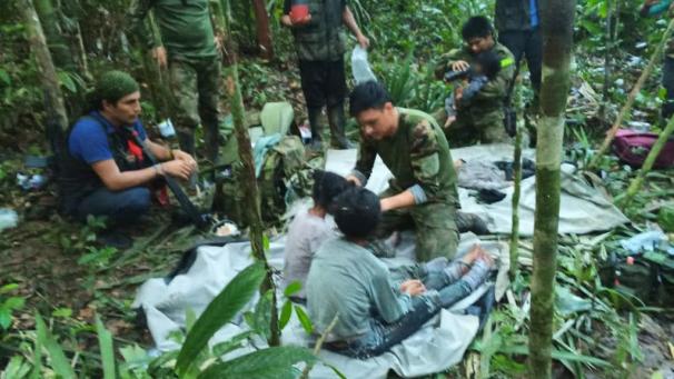 Quatre-enfants-ont-ete-retrouves-vivants-en-Colombie-le-9-juin-2023-apres-avoir-erre-40-jours-dans-la-jungle-1653672.jpg