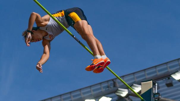 Mondo Duplantis a amélioré pour la septième fois de sa carrière le record du monde de la perche en franchissant 6,23 m.