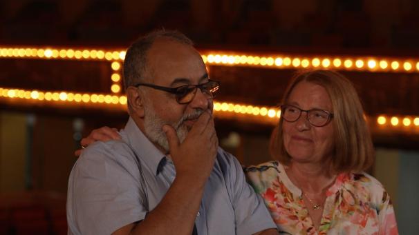 Hassan Jarfi et son épouse, Nancy, ont accepté de parler de leur histoire à Christophe Dechavanne.