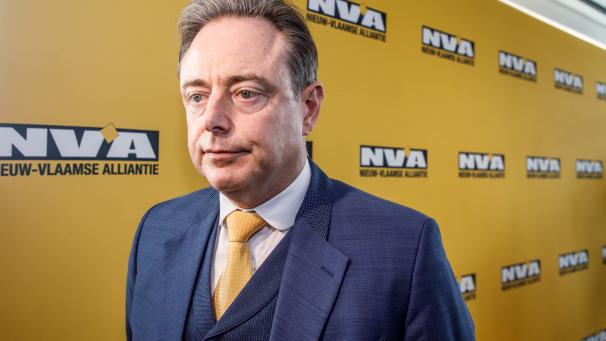 Les 77 candidats de la N-VA affichent pour la très grande majorité une caractéristique commune : ils sont membres du parti depuis longtemps, et sont actifs dans une section locale en Flandre.