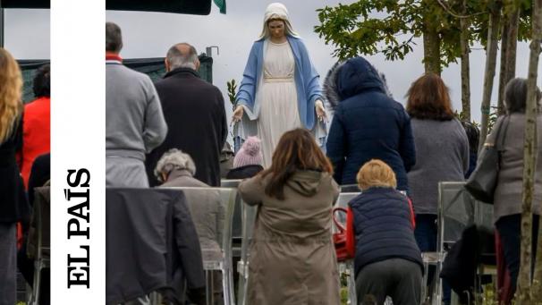 La voyante a acheté la statuette qui pleurerait du sang en 2014 lors d’un pèlerinage au sanctuaire de la Vierge de Medjugorje, en Bosnie-Herzégovine.