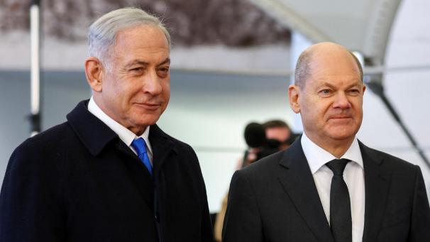 Le Premier ministre israélien Binyamin Netanyahou et Olaf Scholz, le chancelier allemand, ici en février, lors d’une de ses visites de soutien à Israël.