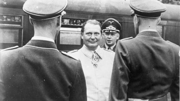 Hermann Göring (au centre).