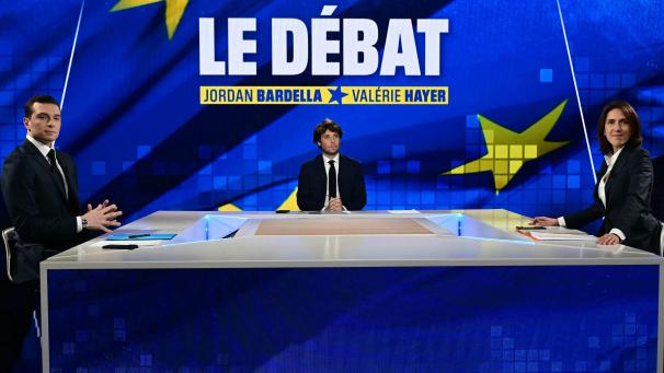 A l’issue du débat, Marine Le Pen a félicité son poulain. Chez les macronistes, plus discrets, certains ont dû pousser un soupir de soulagement.