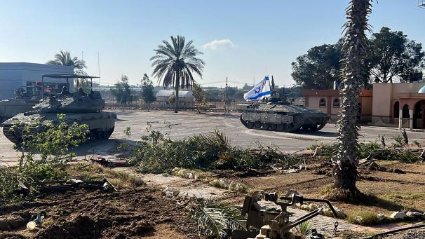 L’armée israélienne a pris le contrôle de la frontière entre Gaza et l’Egypte, ainsi que d’une partie du couloir Philadelphie, cette route de 14km de long qui fait office de zone tampon avec l’Egypte, sans rencontrer de résistance significative. 