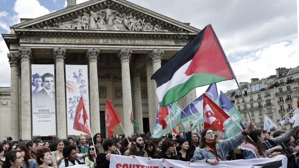 Les forces de l’ordre sont de nouveau intervenues mardi dans l’université de la Sorbonne et devant Sciences Po Paris pour mettre fin à des rassemblements et des actions de blocage de militants pro-palestiniens, en écho aux messages répétés de fermeté du gouvernement.
