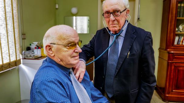 A 83 ans, le docteur Willy André est l’un des plus vieux médecins encore en exercice.