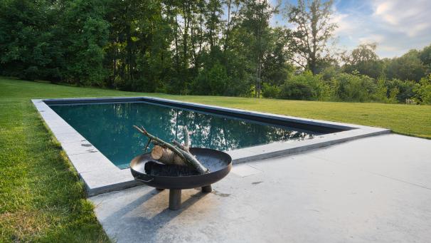 La piscine du propriétaire à Mont-Saint-Guibert est gérée par un système de filtration entièrement naturel.