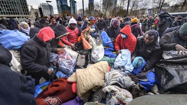 Depuis près de trois ans, deux mille demandeurs d’asile ne sont pas accueillis comme ils devraient l’être par l’Etat belge.