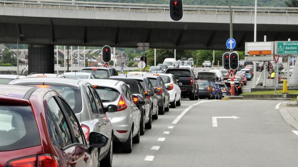 Si en Flandre et à Bruxelles le nombre d’automobilistes tend à diminuer, la Wallonie peine à rendre séduisantes les alternatives.