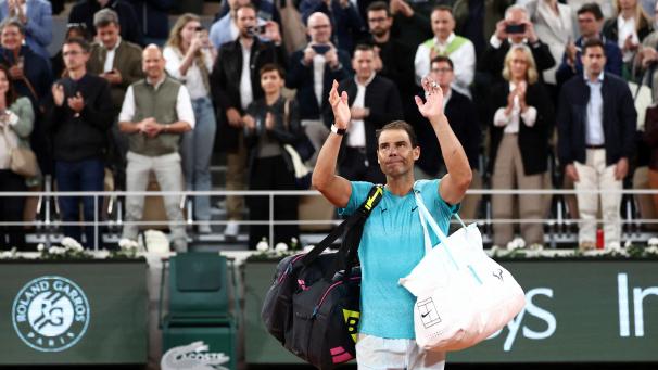 Rafael Nadal a dit au revoir, mais pas encore tout à fait adieu à Roland-Garros.