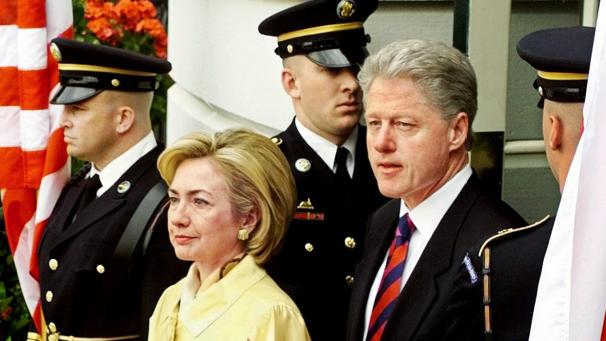Hillary et Bill Clinton, alors Président des États-Unis, en 1999.