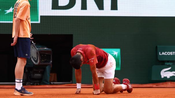 Novak Djokovic à terre, huit jours après les adieux probables de Rafael Nadal : ce Roland-Garros prend une autre dimension historique.