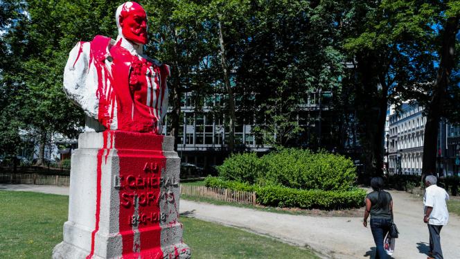 A Ixelles, la statue de général Storms, accusé de nombreux crimes, est régulièrement vandalisée.