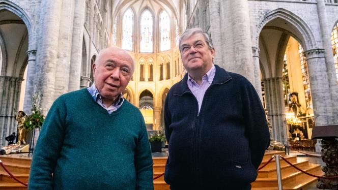 Jacques Sojcher et Benoît Lobet dans la cathédrale de Bruxelles.