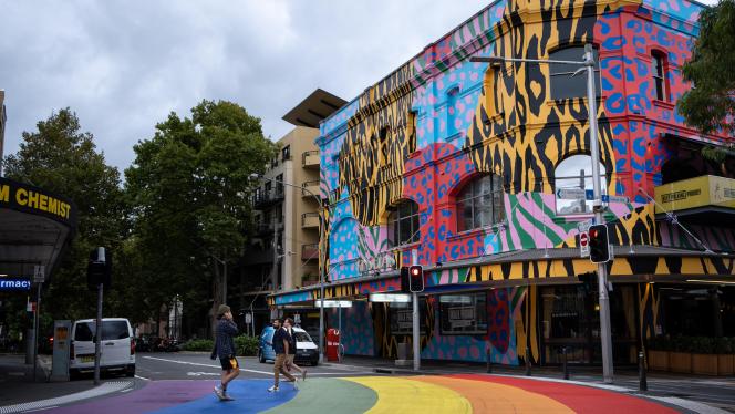 Les couleurs du drapeau arc-en-ciel sont affichées partout dans Sydney à l’occasion de la World Pride, organisée dans la ville jusqu’au 5 mars 2023.