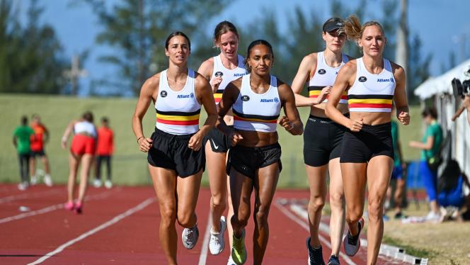 Camille Laus et Imke Vervaet (à g.) se sont qualifiées pour les JO avec le 4 x 400 m mixte, Naomi Van den Broeck, Helena Ponette et Hanne Claes devront remettre ça pour les imiter sur 4 x 400 m femmes.