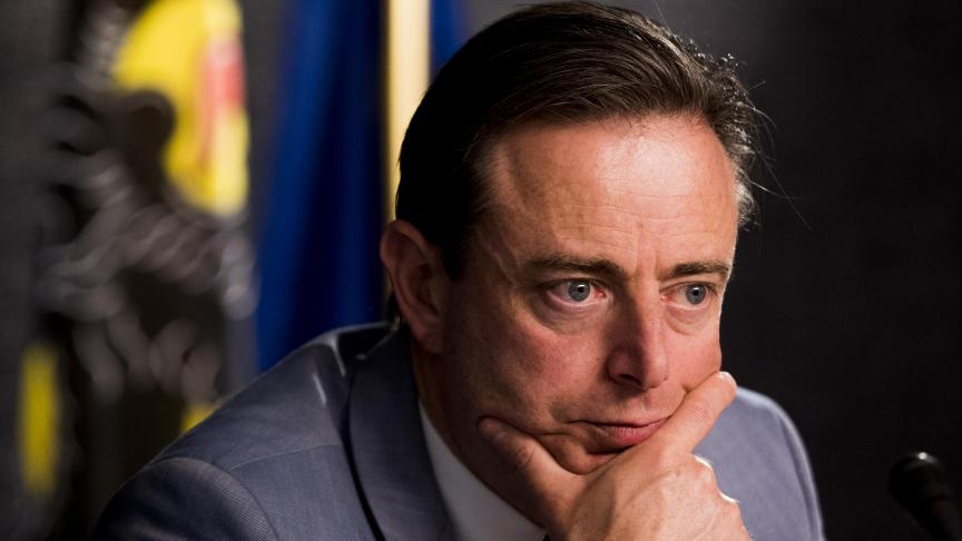 Bart De Wever n’apprécie pas que les divergences de vue qui agite la N-VA s’étalent dans les médias.