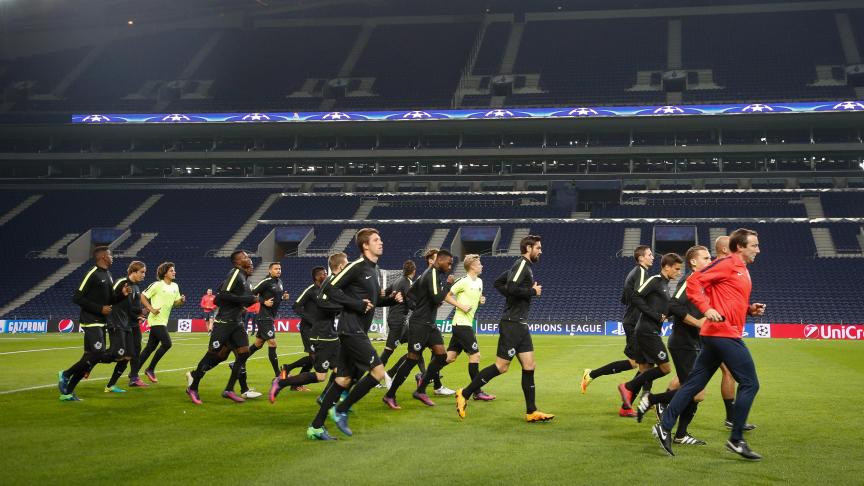 Les Brugeois avant le match à Porto. © Belga