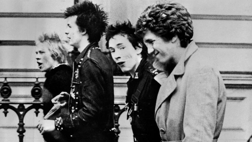 Les Sex Pistols en 1977 à Londres, composés de Paul Cook, Sid Vicious, Johnny Rotten et Steve Jones. © AFP.