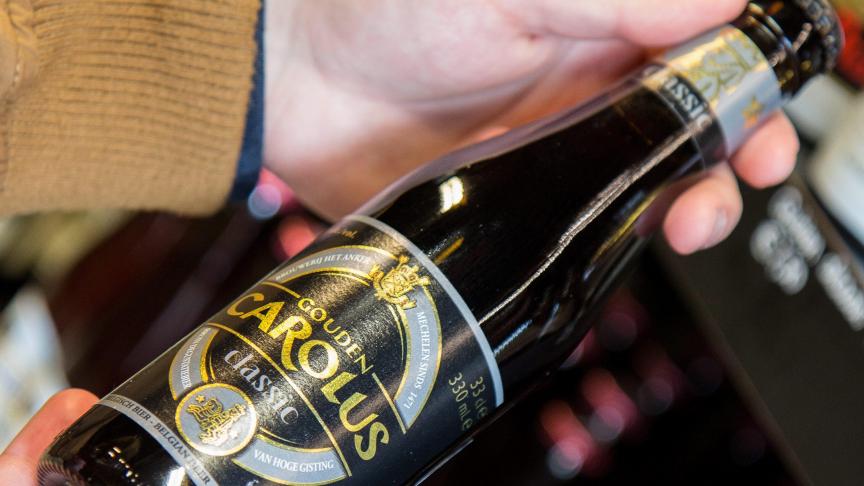 Elue «
Meilleure Bière Brune au Monde
». La Gouden Carolus Classic est ancrée dans la riche tradition de la ville de Malines.