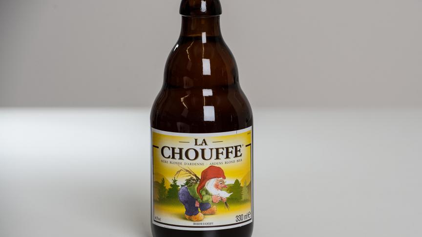 Bière blonde belge aux notes d’agrumes, de coriandre et de houblon, La Chouffe est produite par la brasserie d'Achouffe, dans le village du même nom, en province de Luxembourg.