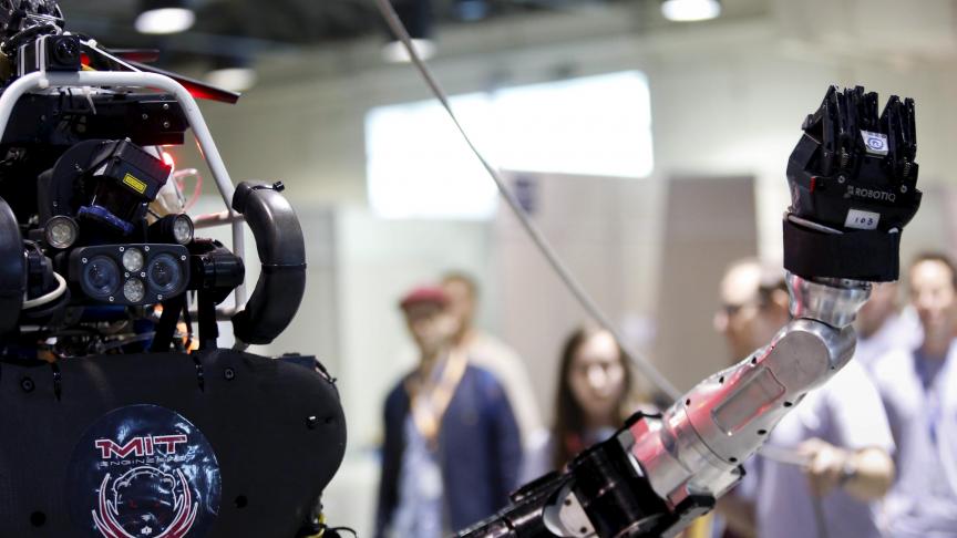 En 2015, Atlas était capable de bouger son bras. Depuis, le protégé de Boston Dynamics a bien grandi et est devenu un prodige de la gymnastique. Crédit
: Reuters