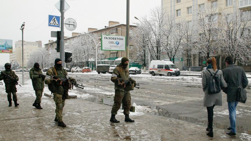 Depuis mardi, environ 150 soldats sans insignes ont pris position dans Louhansk.