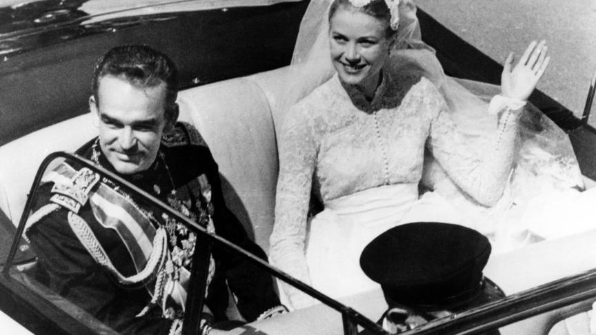 En 1956, Grace Kelly met fin à sa carrière d’actrice pour épouser le prince Rainier III de Monaco.