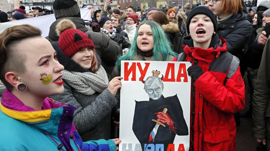 Certains manifestants de la place Pouchkine n’hésitaient pas à présenter Vladimir Poutine en «
Judas de la nation
»...