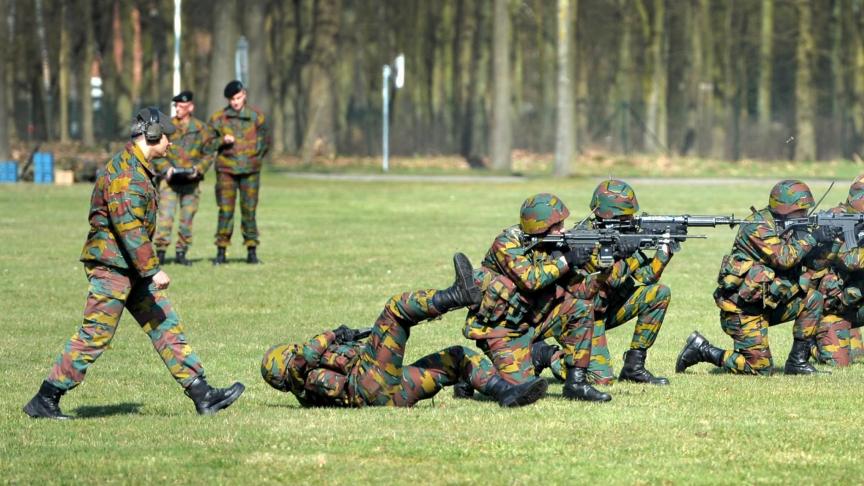 C’est à Bourg-Léopold que Joachim Pohlmann et Jonathan Holslag vont entamer ce lundi leur entraînement militaire. © Photo d’illustration / Belga.
