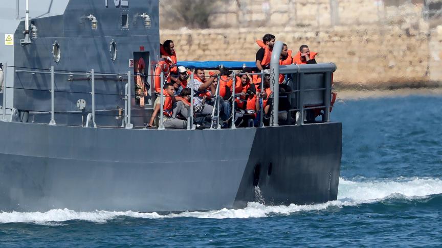 Les 58 personnes secourues par l’Aquarius il y a une semaine ont pu rejoindre Malte dimanche. © EPA.