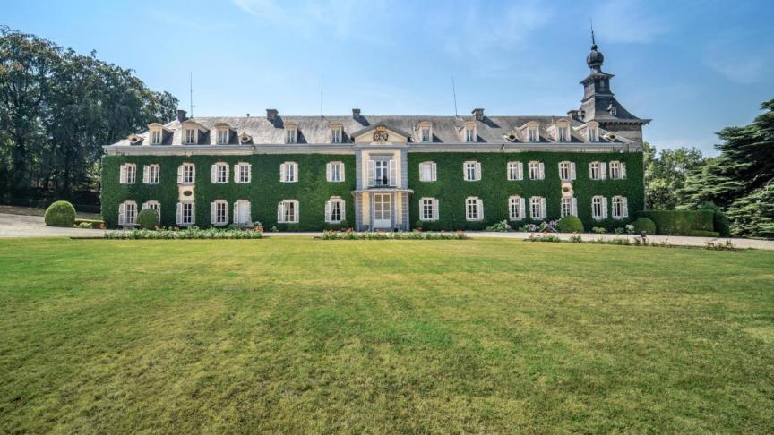 Le château d’Argenteau a appartenu à la famille van Zuylen.