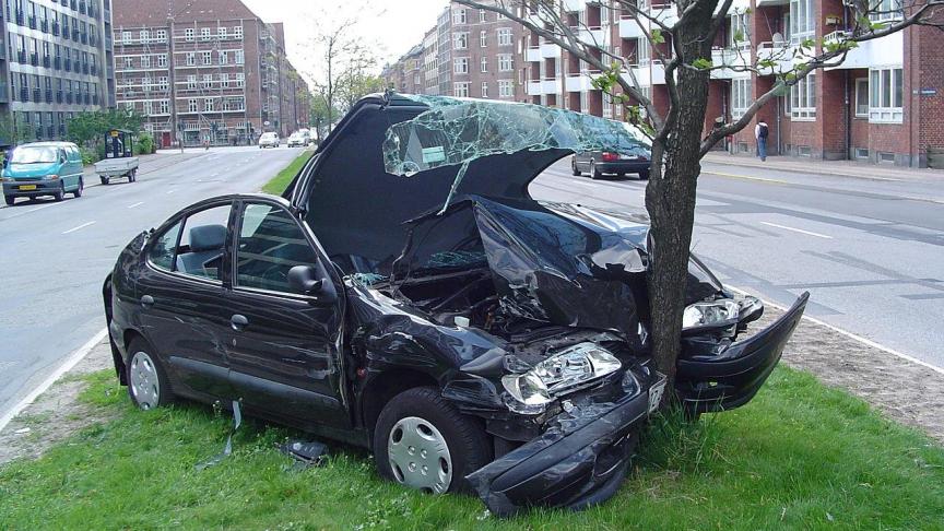 NEWS-Accident voiture - libre de droits