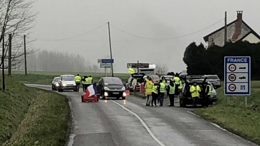 BOARDER PROTEST YELLOW VESTS