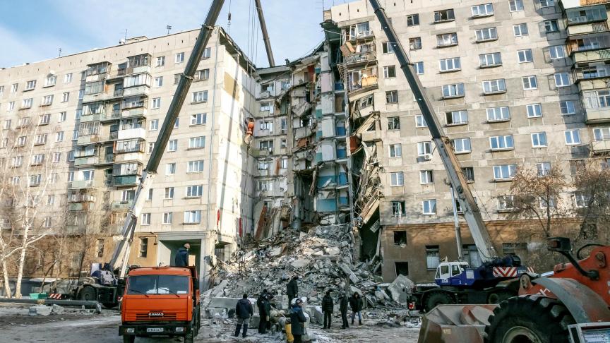 RUSSIA-BUILDING_COLLAPSE (3)