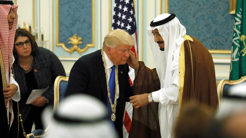 Donald Trump avec le roi Salmane d’Arabie saoudite, lors de sa visite à Riyad, en mai 2017
: son premier déplacement à l’étranger.
