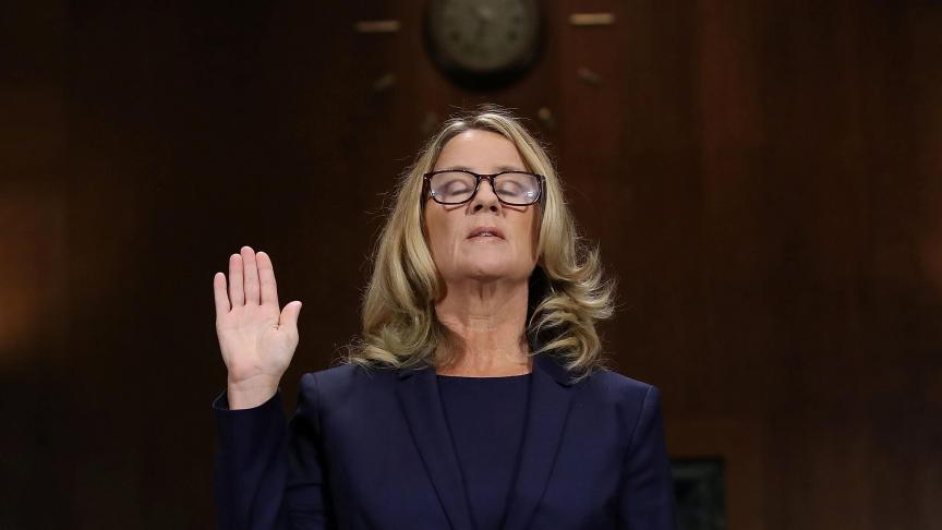 Le 27 septembre 2018, Christine Blasey Ford a témoigné devant le Sénat des abus sexuels dont elle estime avoir été victime de la part de Brett Kavanaugh. Décrié, le candidat de Trump à la Cour suprême a fini par être confirmé à son poste.