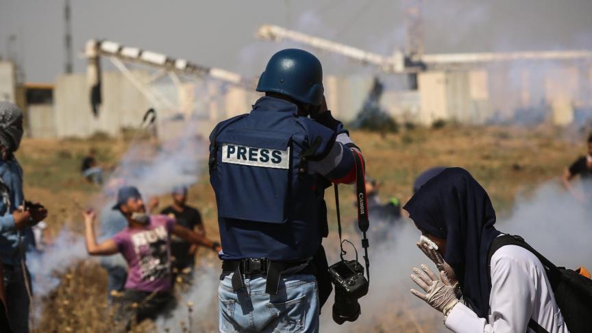 Un photographe de presse immortalise les affrontements entre les forces israéliennes et les manifestants palestiniens.